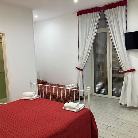 Albergo Oasi Наполи Екстериор снимка