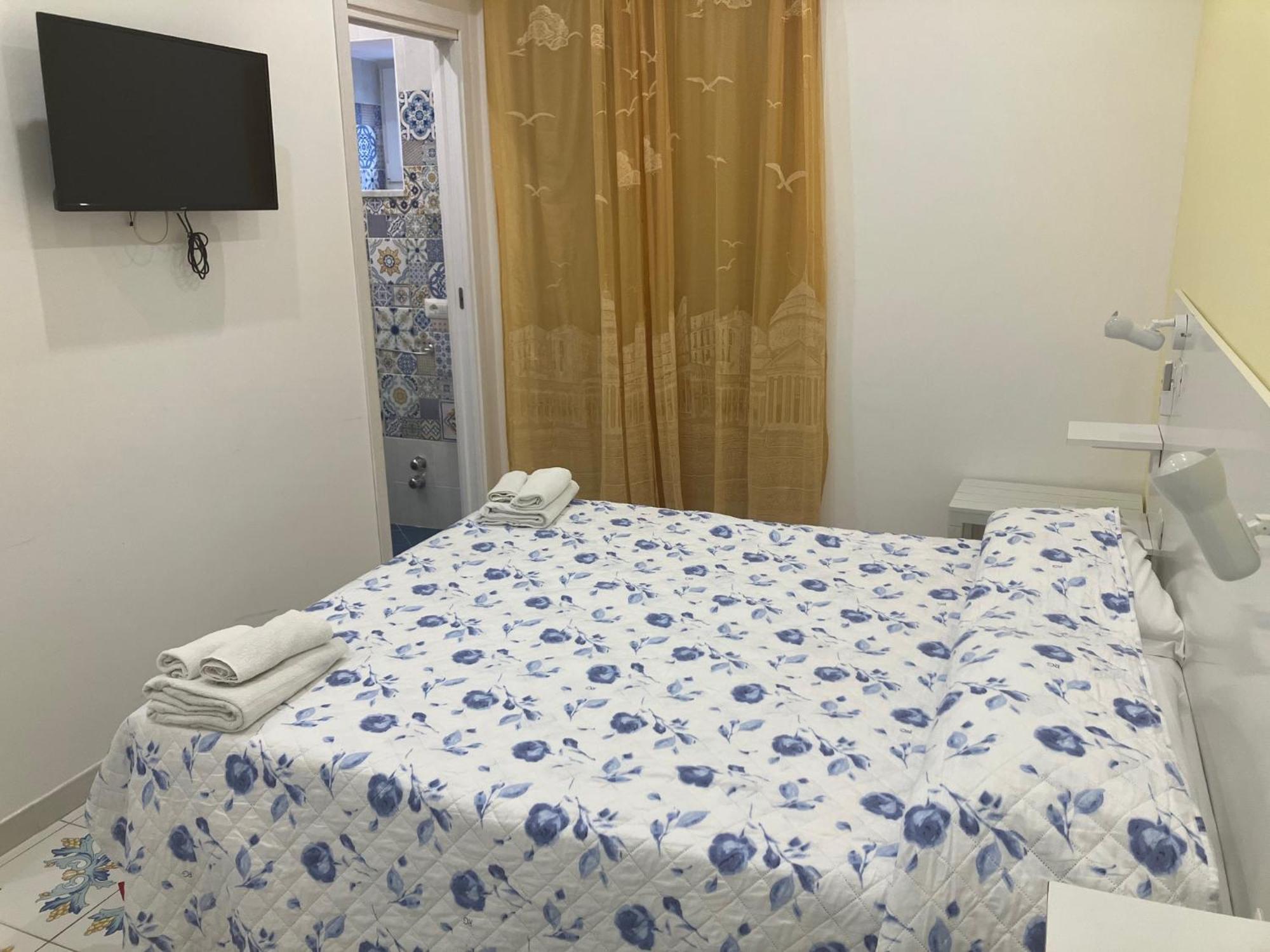 Albergo Oasi Наполи Екстериор снимка