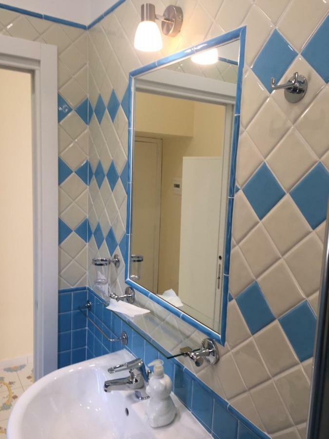 Albergo Oasi Наполи Екстериор снимка