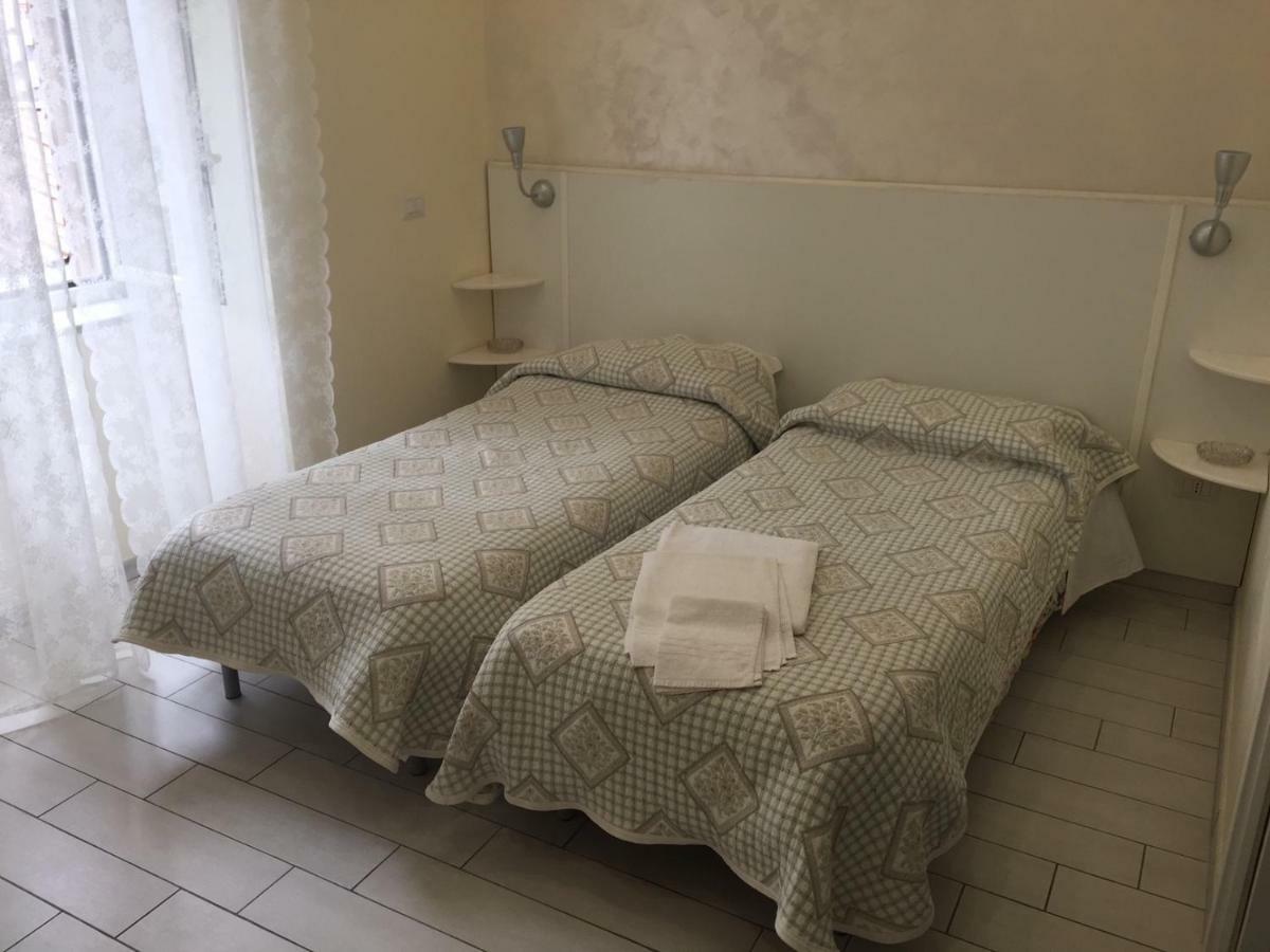 Albergo Oasi Наполи Екстериор снимка