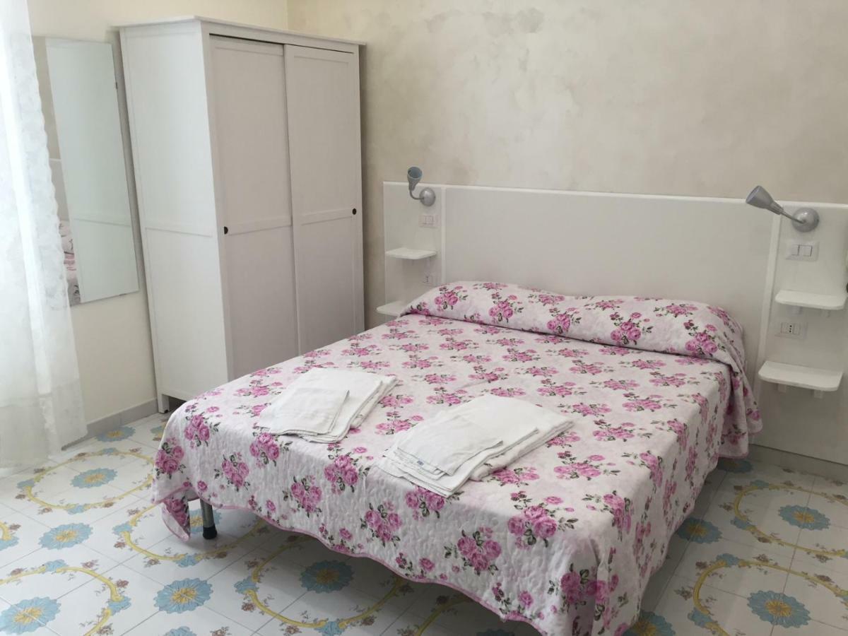 Albergo Oasi Наполи Екстериор снимка