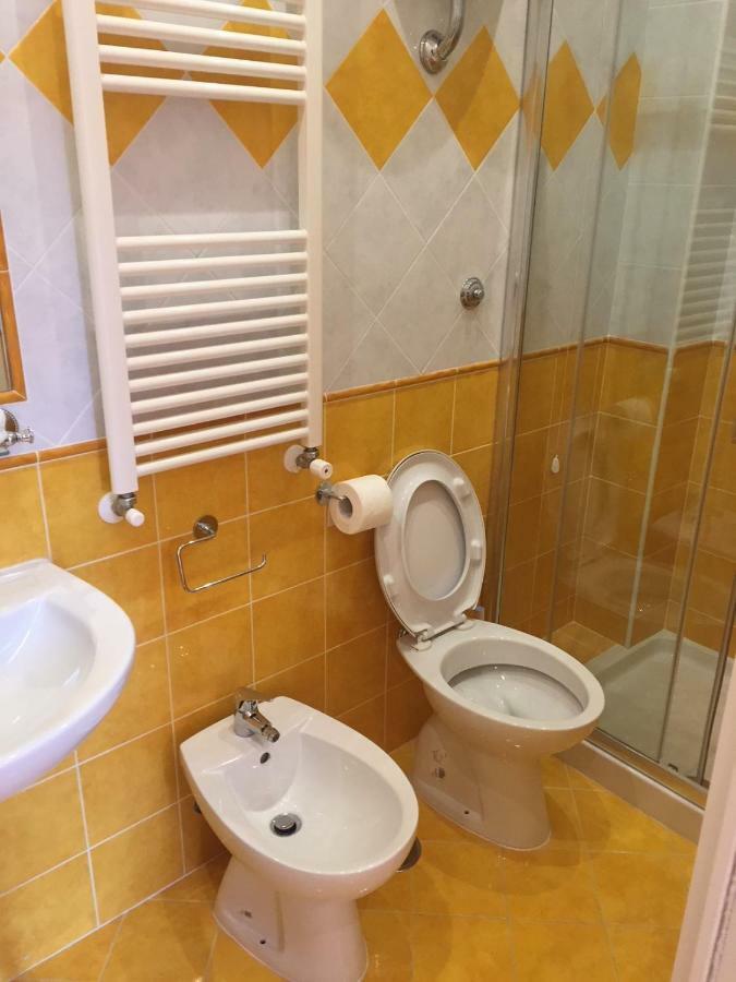 Albergo Oasi Наполи Екстериор снимка